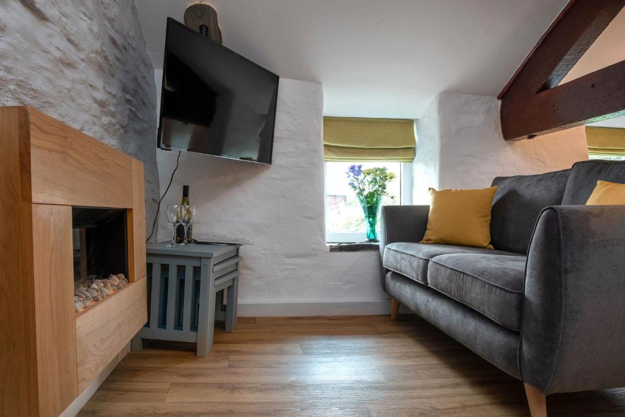 Dog Friendly Cottage, Geufron Farm Near Tywyn Bryn-crug Экстерьер фото