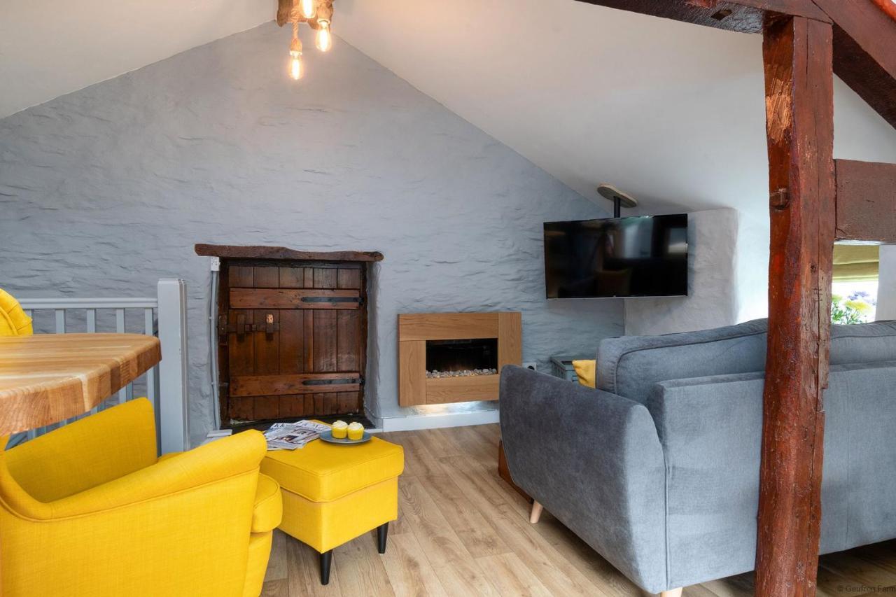 Dog Friendly Cottage, Geufron Farm Near Tywyn Bryn-crug Экстерьер фото