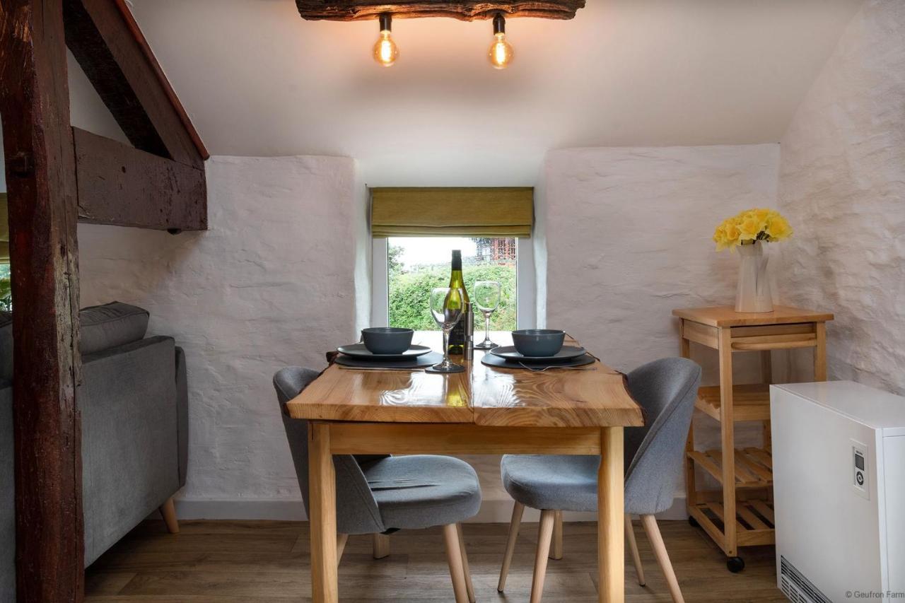 Dog Friendly Cottage, Geufron Farm Near Tywyn Bryn-crug Экстерьер фото